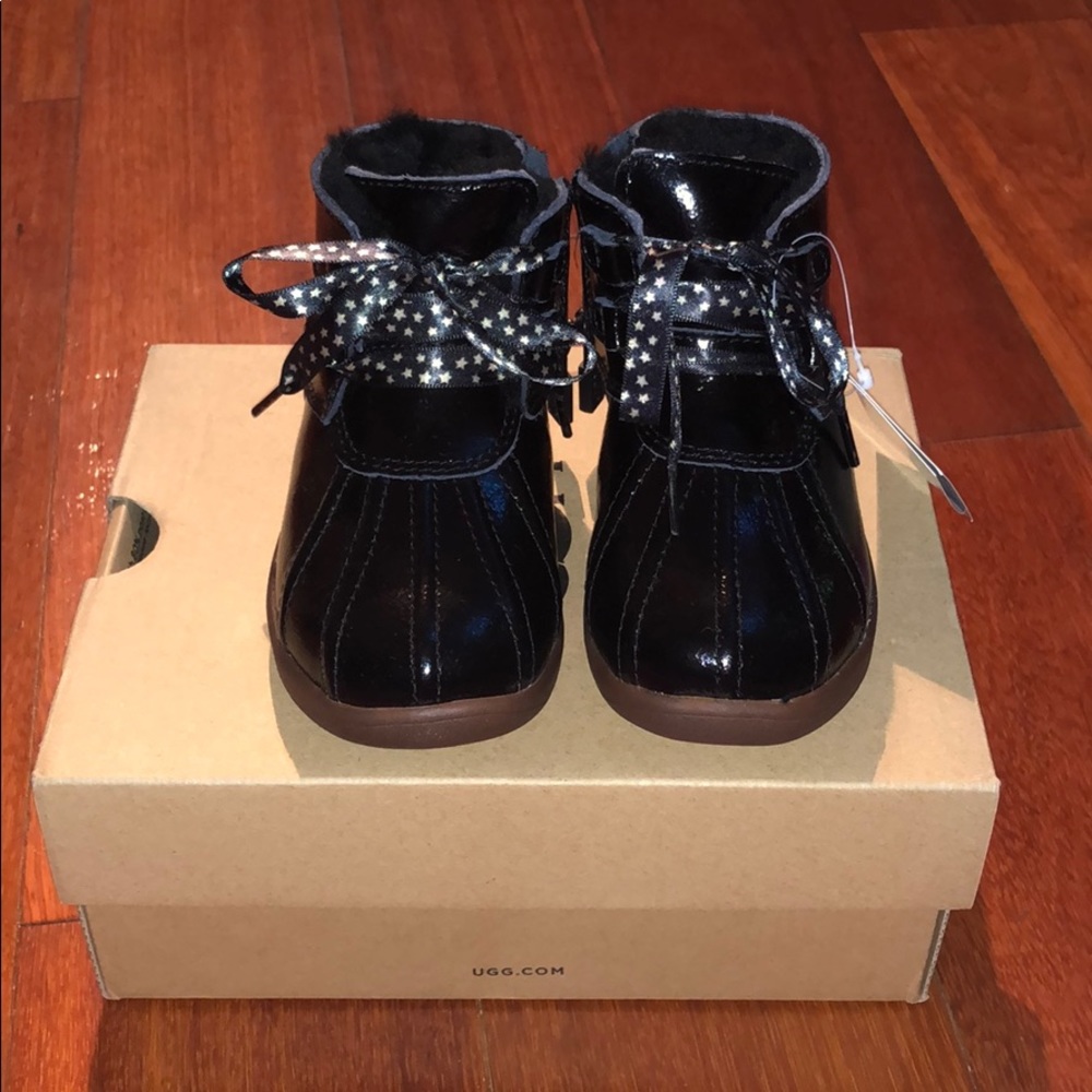 UGG Payten toddler size 7.5 boots